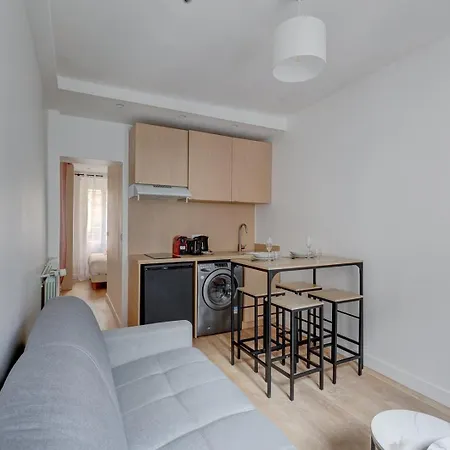 Bluestay 850 - Superb *